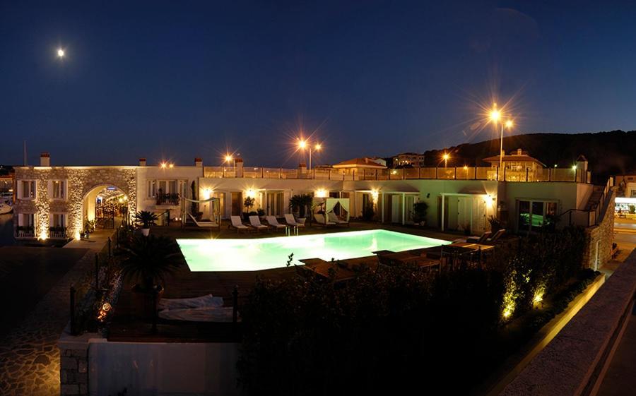 Cesme Marina Konukevi Exteriör bild